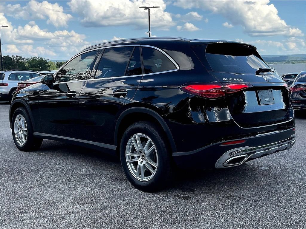 Certified 2025 Mercedes-Benz GLC 300 4MATIC image 3