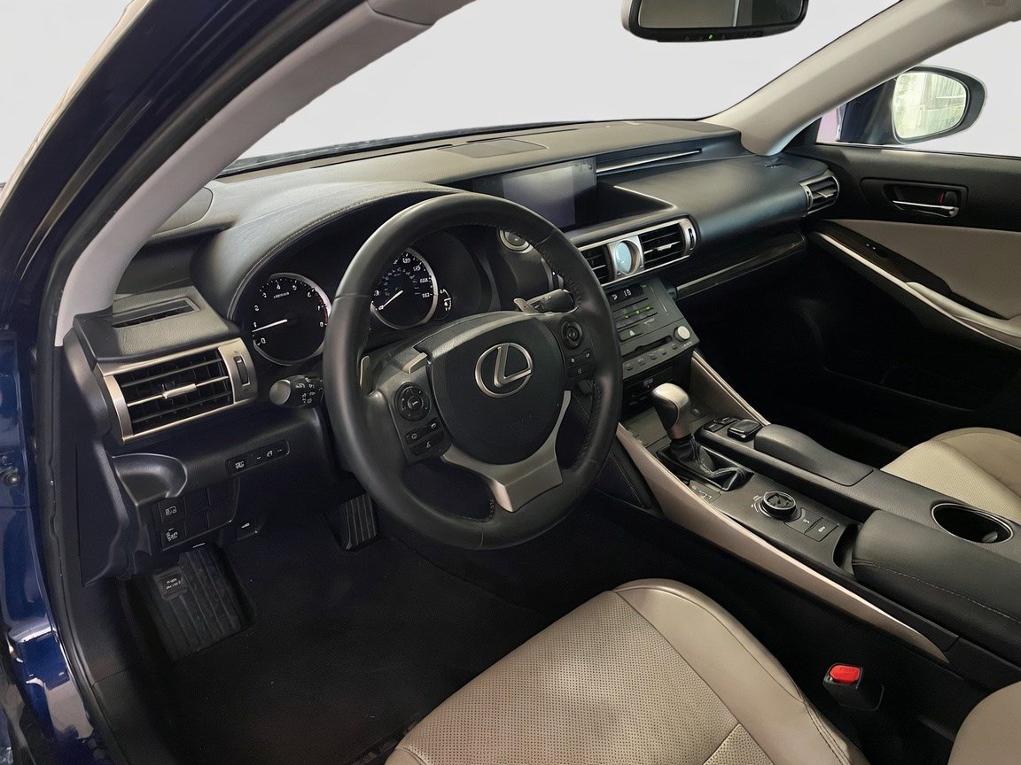 Used 2015 Lexus IS 350 RWD image 7
