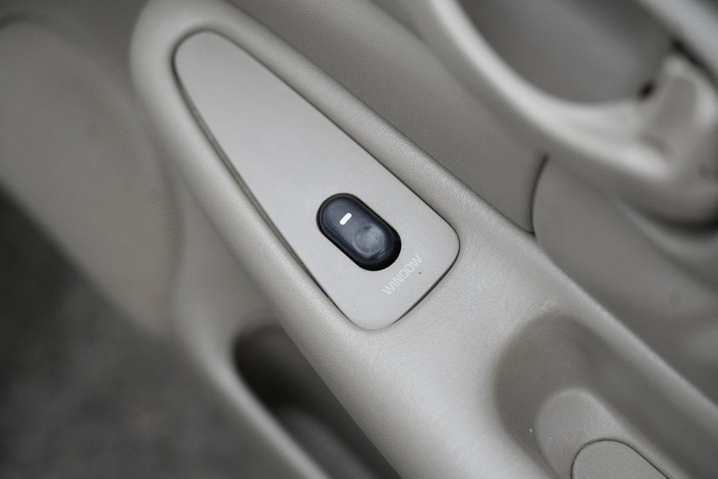 Used 1998 Buick Century Custom image 31