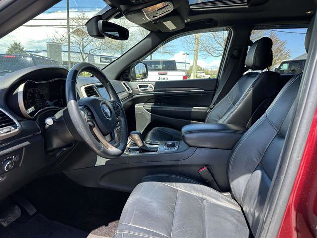 Used 2017 Jeep Grand Cherokee Limited AWD/4WD image 14
