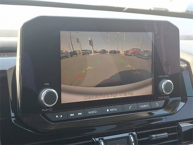 Used 2022 Nissan Pathfinder SV image 17