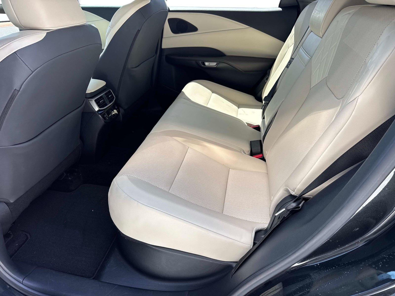 Used 2024 Lexus RX 350 Premium w/ Accessory Package (Z1) FWD image 15