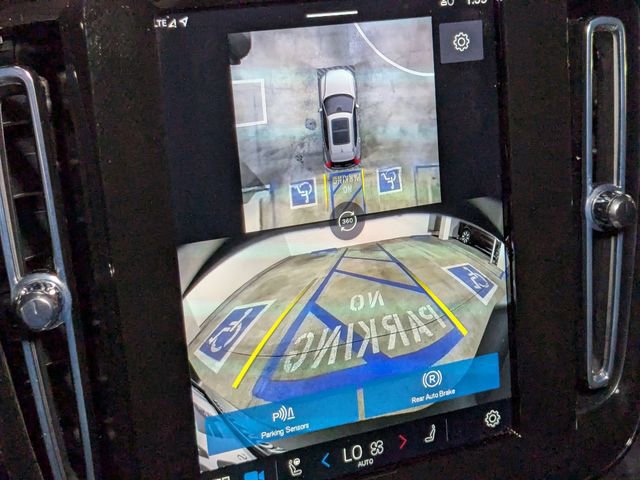 New 2025 Volvo XC40 B5 Ultra w/ Climate Package image 23