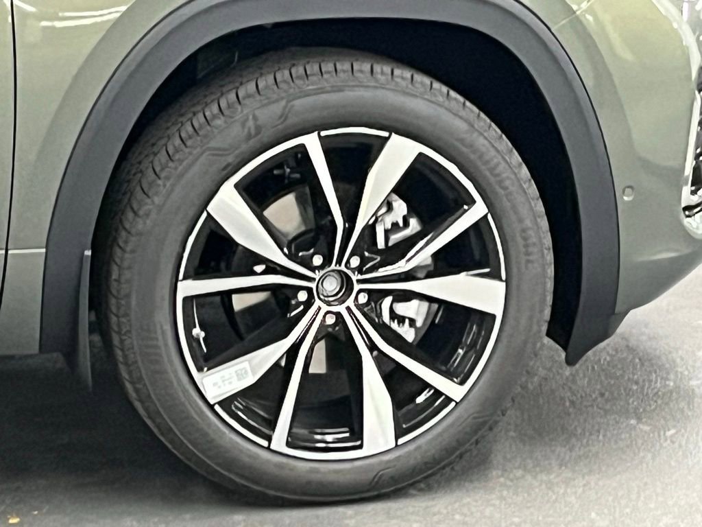 New 2026 Volkswagen Atlas SEL Premium R-Line image 42