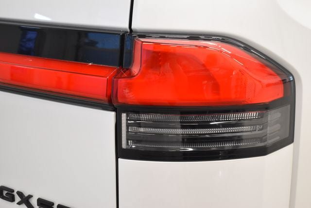 Used 2024 Lexus GX 550 w/ Cold Area Package AWD/4WD image 12