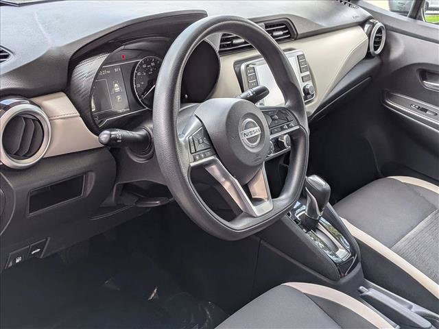 Used 2021 Nissan Versa SV FWD image 9