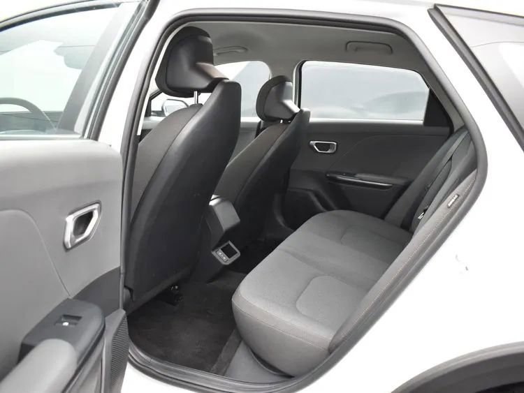 Used 2025 Kia K4 image 15