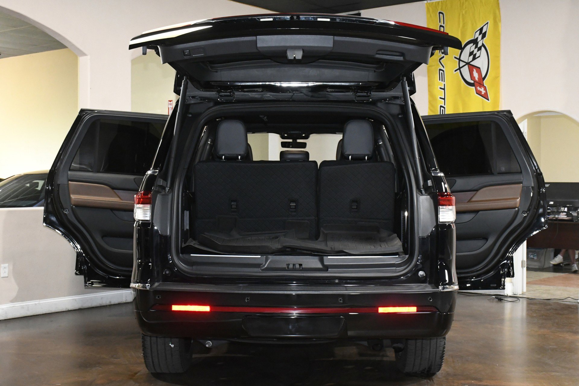 Used 2023 Lincoln Navigator Reserve image 88