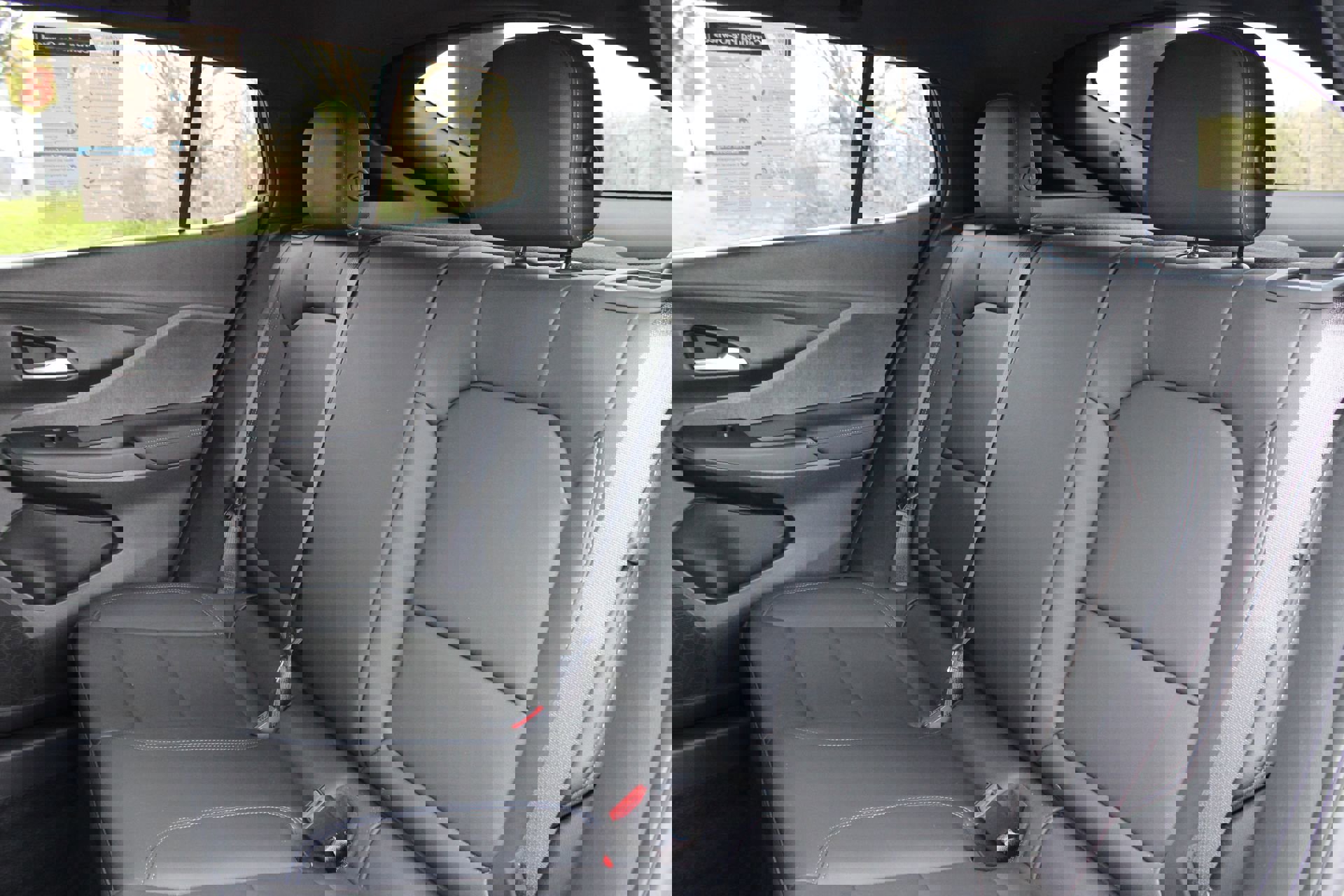 Used 2024 Buick Envista Sport Touring w/ Convenience I Package FWD image 17