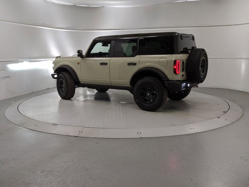 New 2025 Ford Bronco Badlands image 4