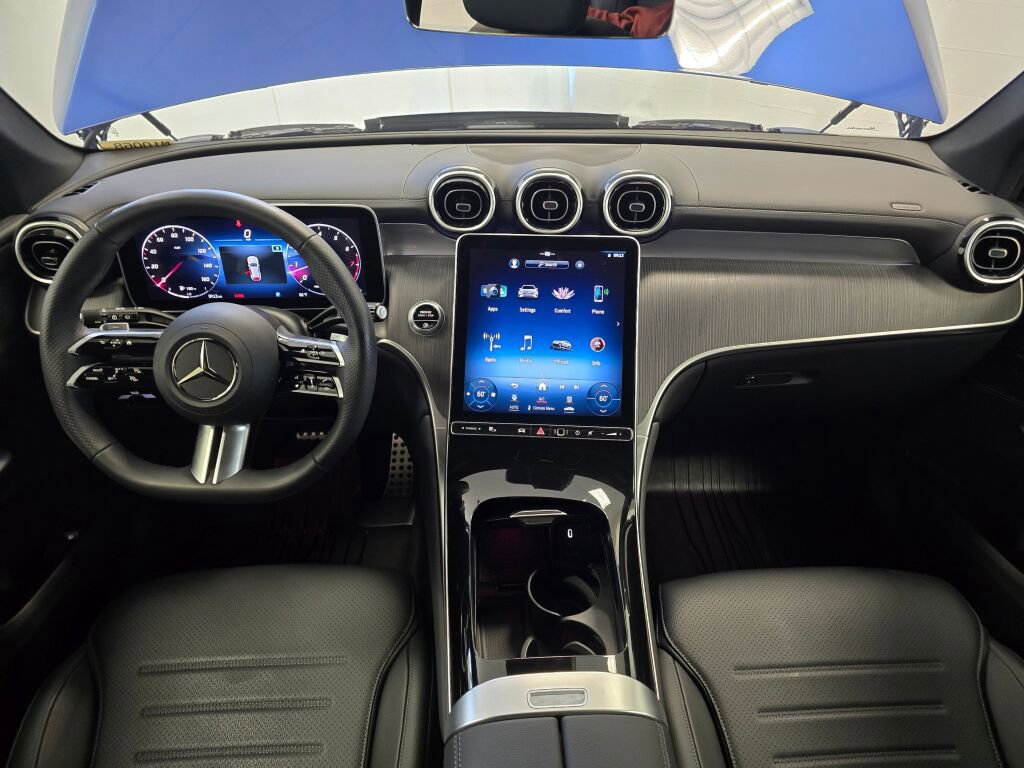 Used 2024 Mercedes-Benz GLC 300 4MATIC image 15