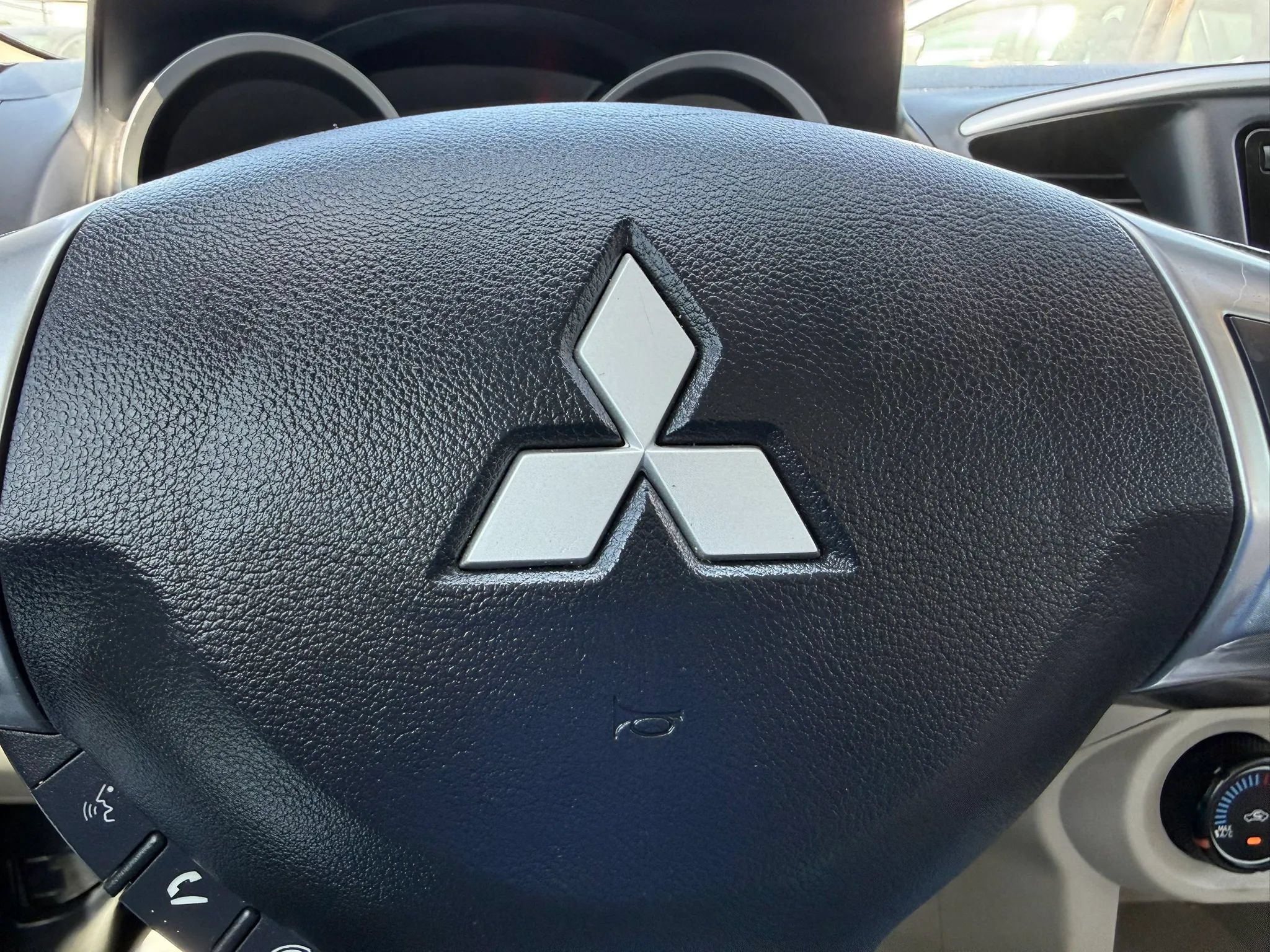 Used 2014 Mitsubishi Lancer ES FWD image 28