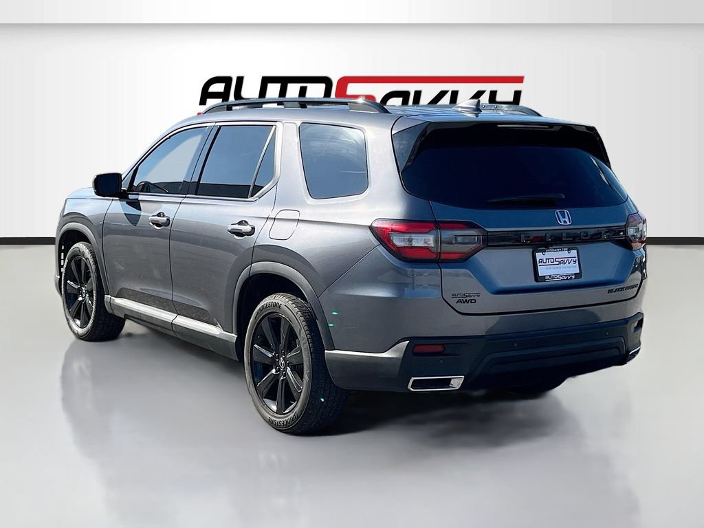 Used 2025 Honda Pilot Black Edition image 5