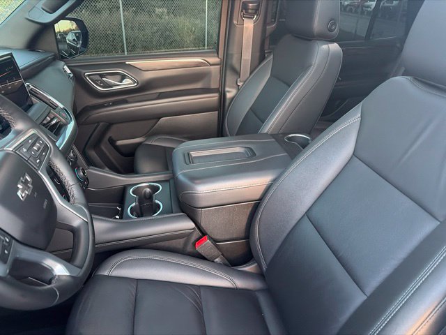Used 2024 Chevrolet Tahoe Z71 w/ Luxury Package AWD/4WD image 8