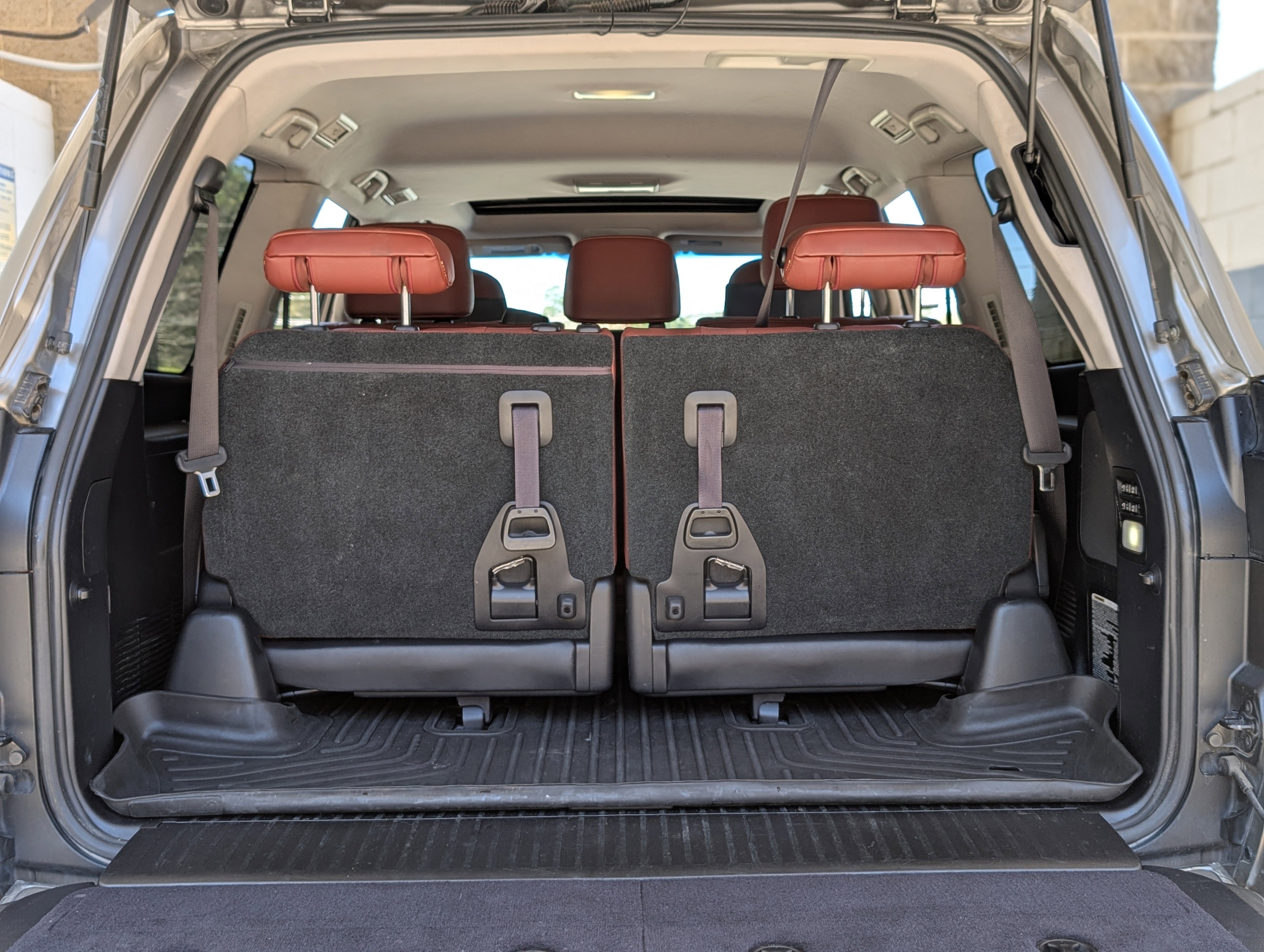 Used 2017 Lexus LX 570 4WD w/ Luxury Package image 20