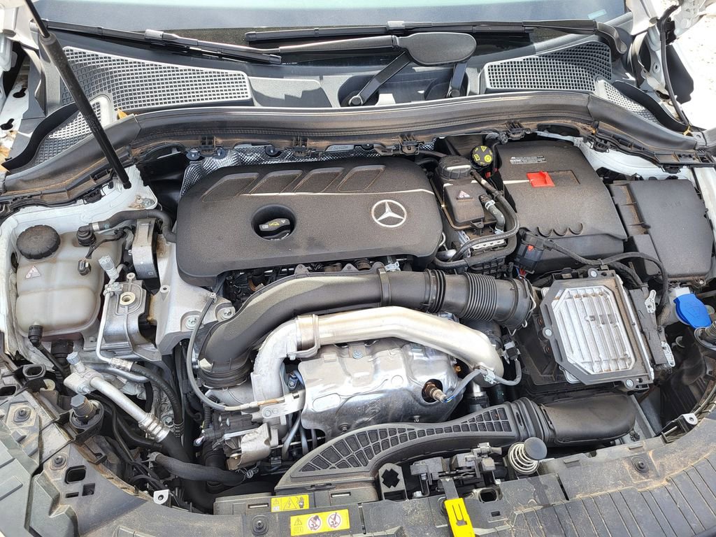 Used 2025 Mercedes-Benz GLA 250 4MATIC image 30