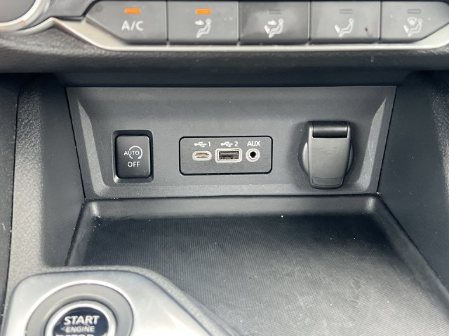 Used 2025 Nissan Sentra SV FWD image 21