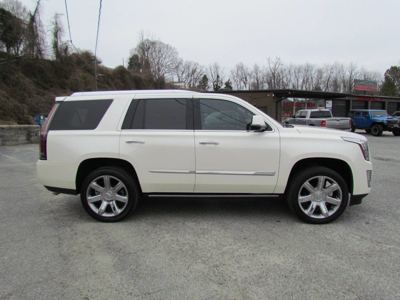 Used 2015 Cadillac Escalade Premium image 8