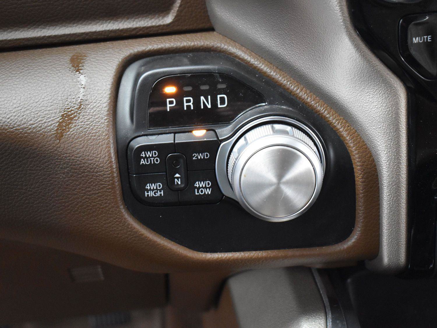 Used 2020 RAM 1500 Laramie AWD/4WD image 19