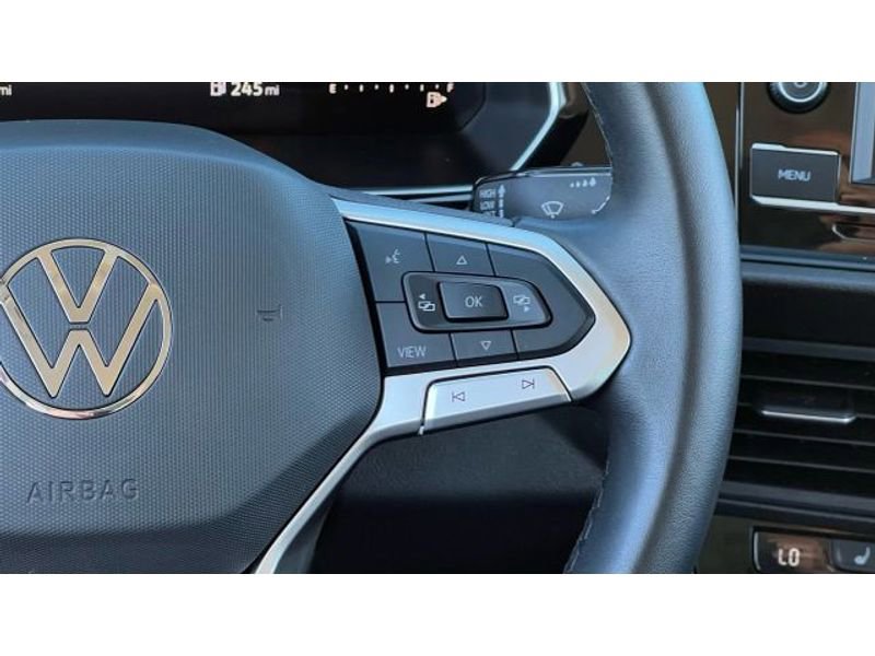 Used 2023 Volkswagen Jetta SE image 29
