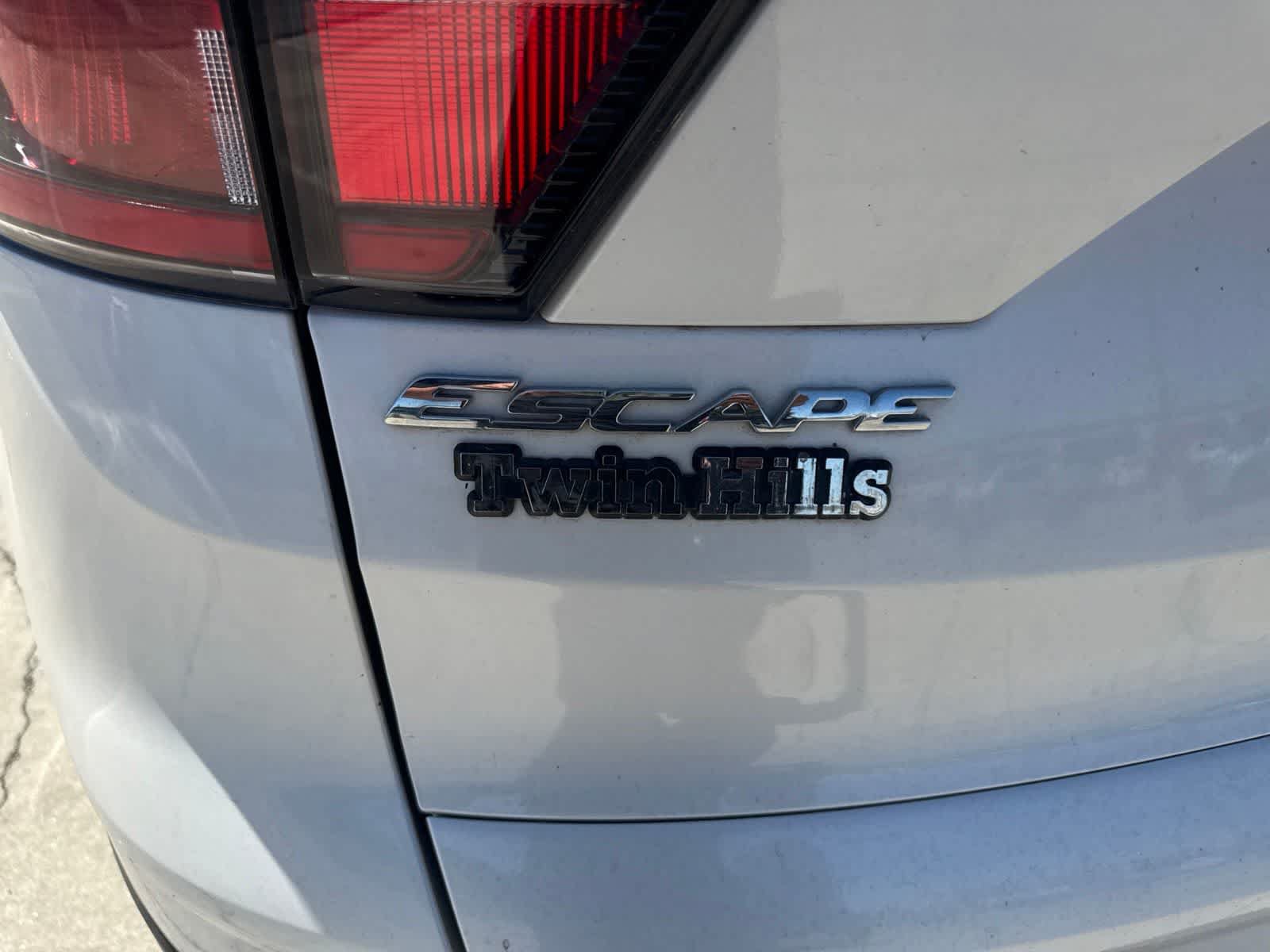 Used 2017 Ford Escape Titanium w/ Canadian Touring Package AWD/4WD image 12