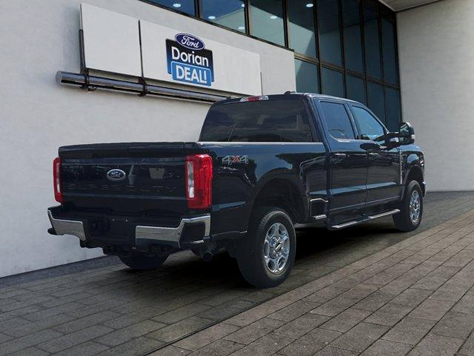 Certified 2025 Ford F250 XLT AWD/4WD image 3