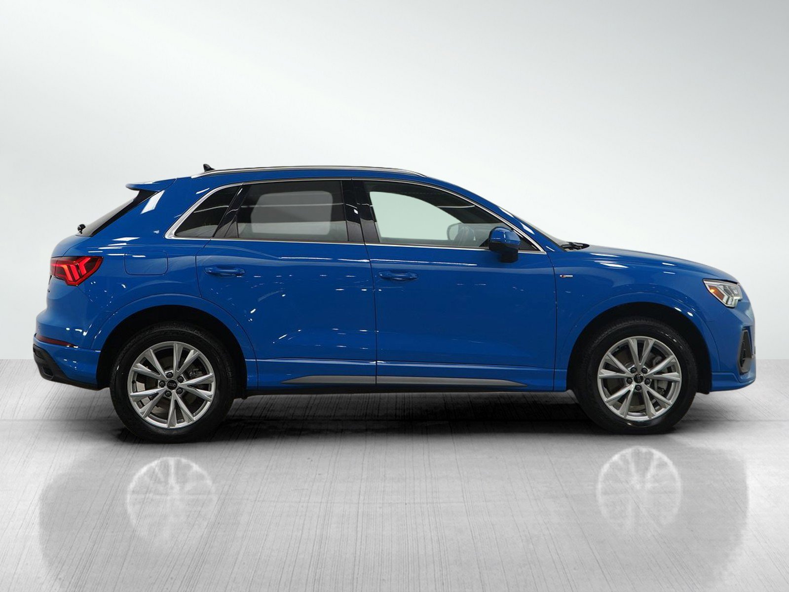 Used 2023 Audi Q3 2.0T Premium image 6