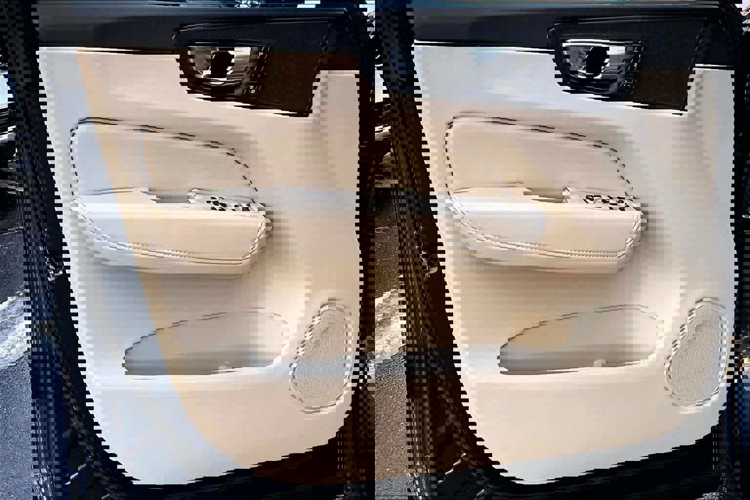 Certified 2024 Volvo XC60 B5 Core w/ Climate Package image 21