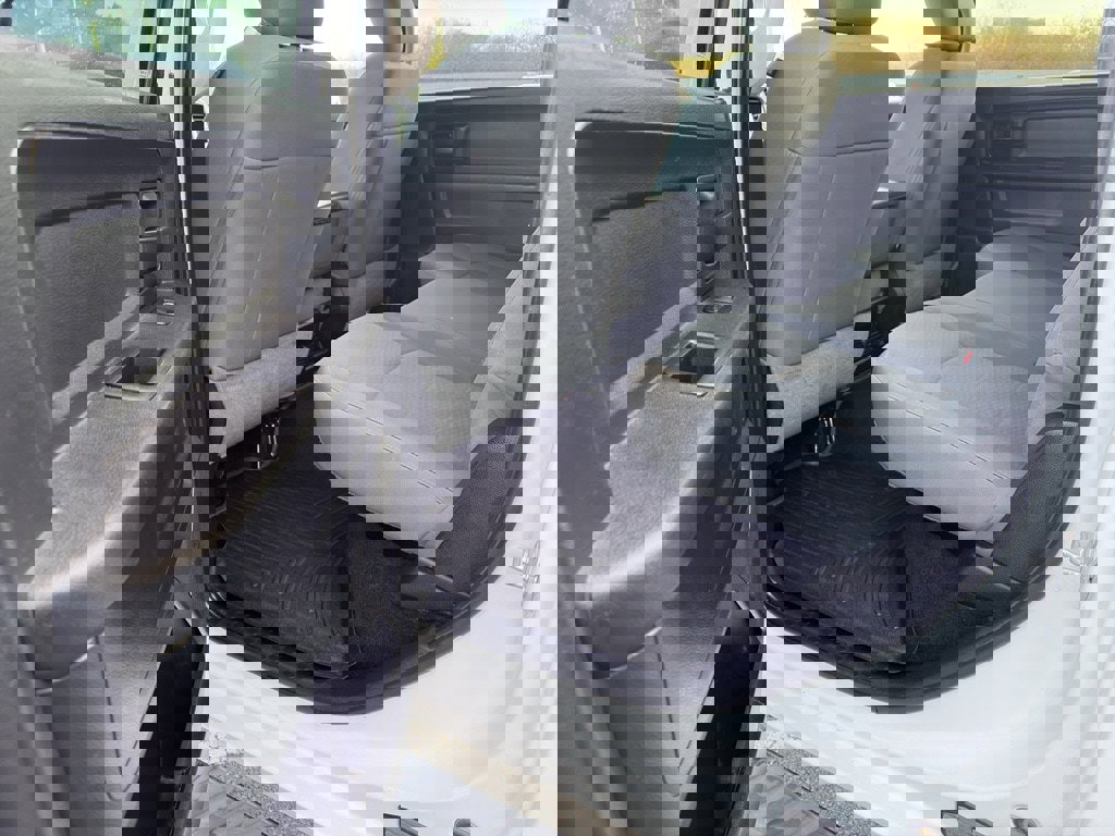 Used 2016 RAM 3500 Tradesman w/ Chrome Appearance Group image 16