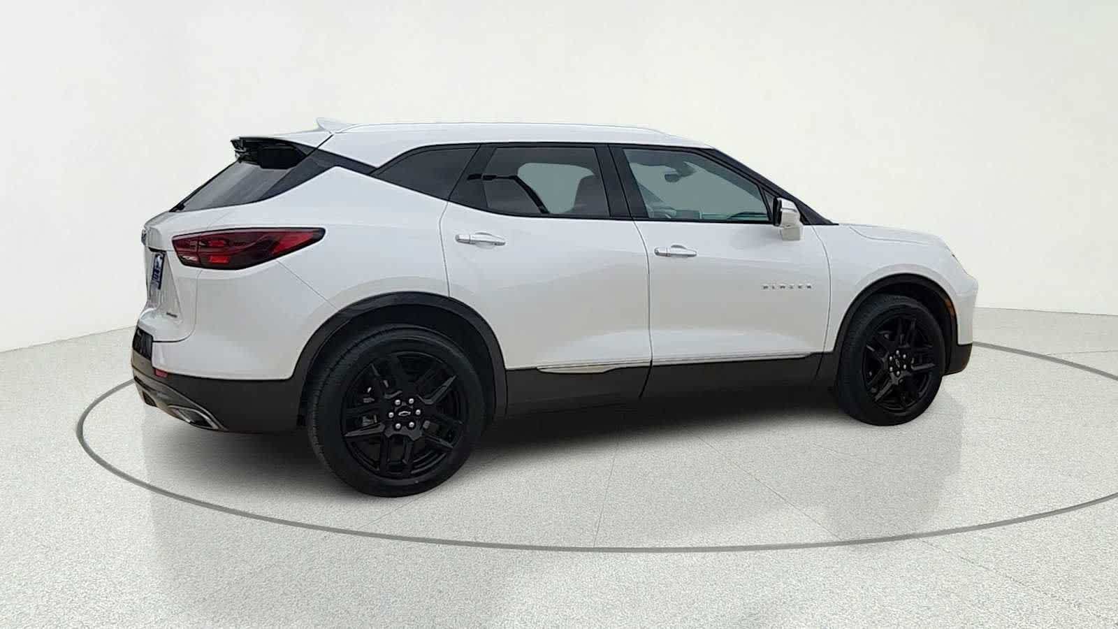 Used 2023 Chevrolet Blazer Premier w/ Driver Confidence II Package FWD image 8