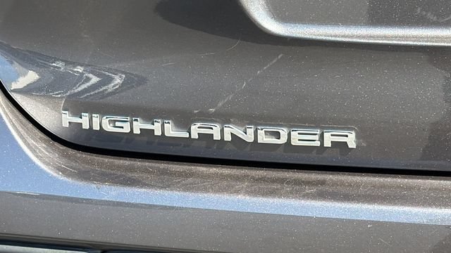 Used 2022 Toyota Highlander XLE AWD/4WD image 12