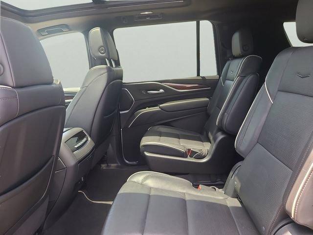 Used 2023 Cadillac Escalade ESV Premium Luxury AWD/4WD image 12