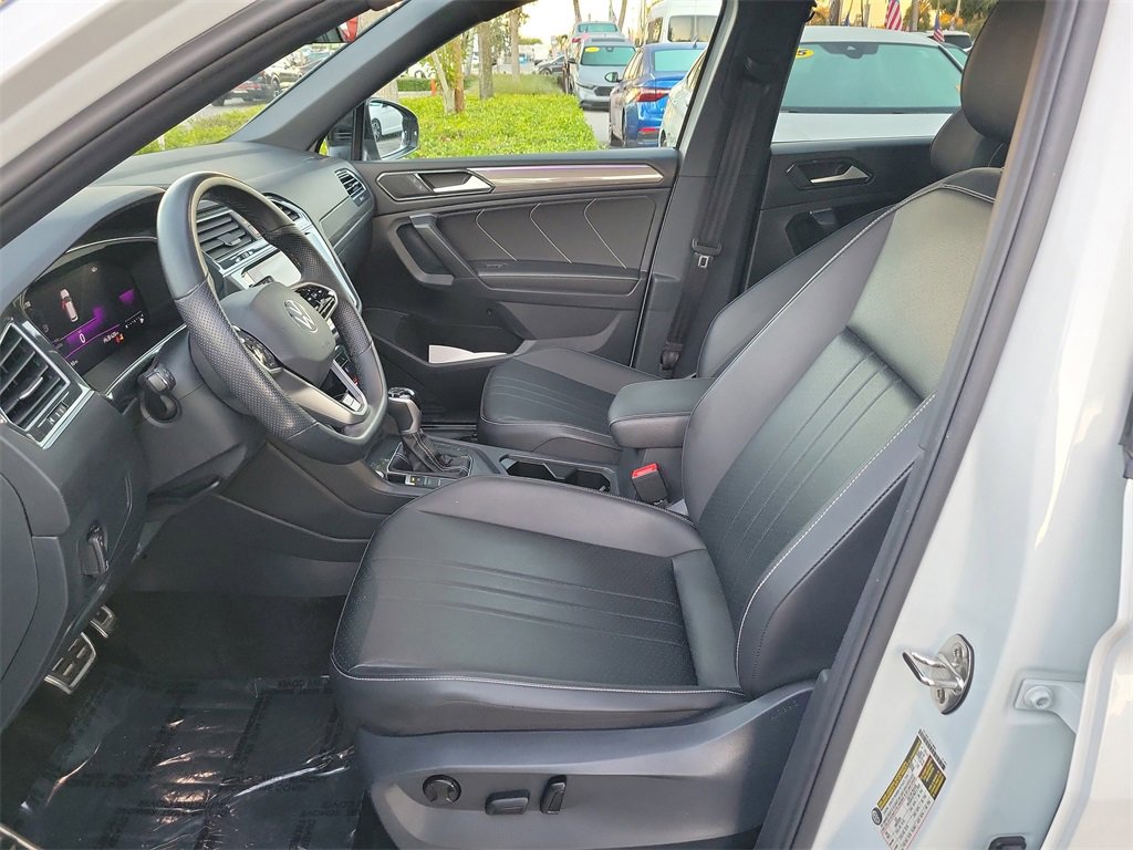 Certified 2024 Volkswagen Tiguan SE R-Line image 14