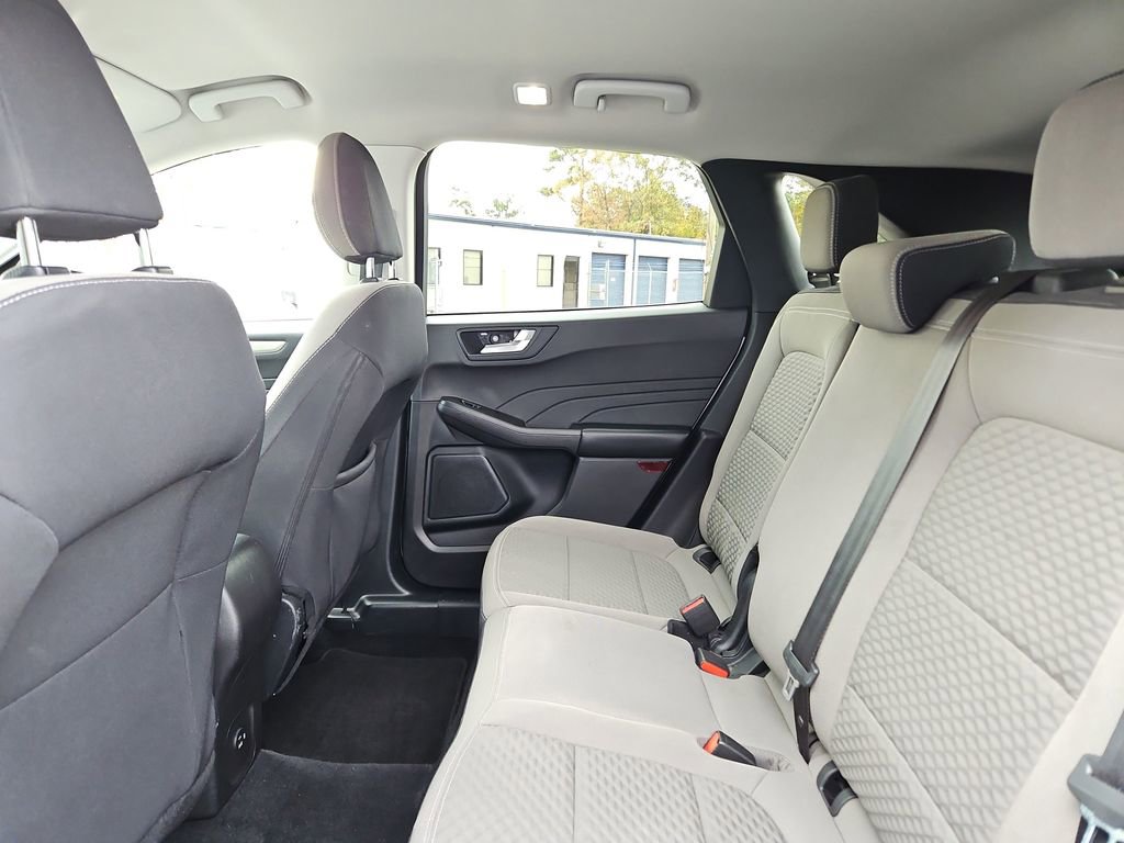 Used 2021 Ford Escape SE image 25