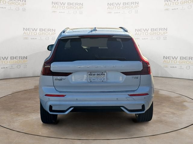 New 2026 Volvo XC60 T8 Plus w/ Protection Package Premier AWD/4WD image 4