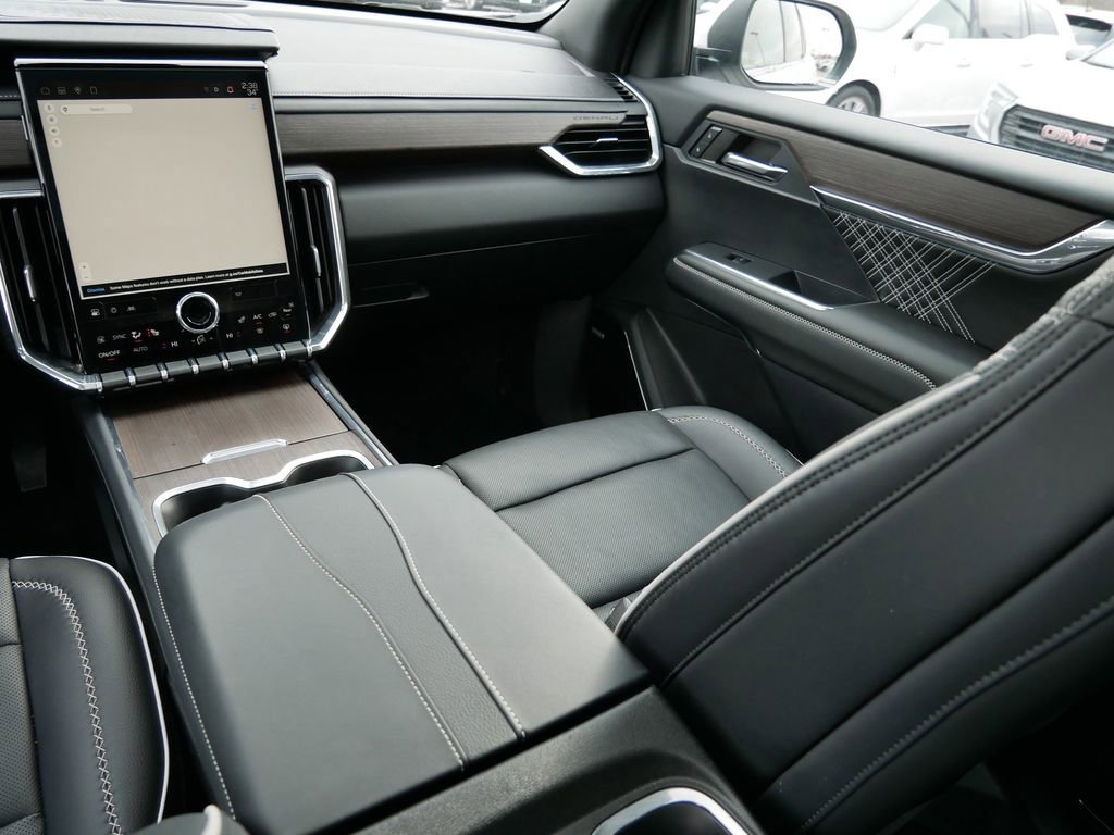 Used 2024 GMC Acadia Denali image 15