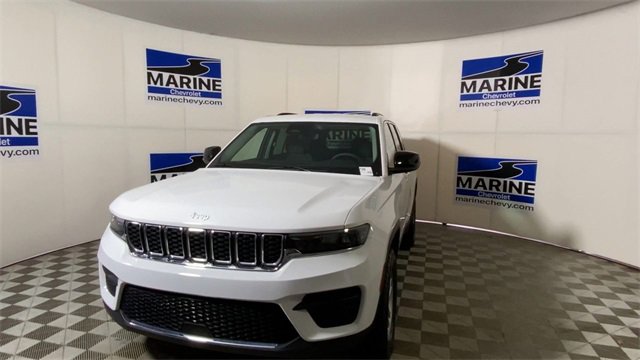 Used 2023 Jeep Grand Cherokee Laredo w/ Luxury Tech Group I image 5