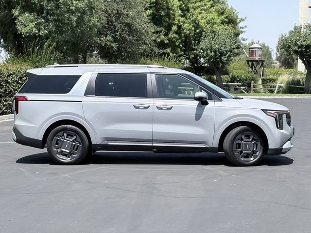 New 2026 Kia Carnival EX FWD image 3