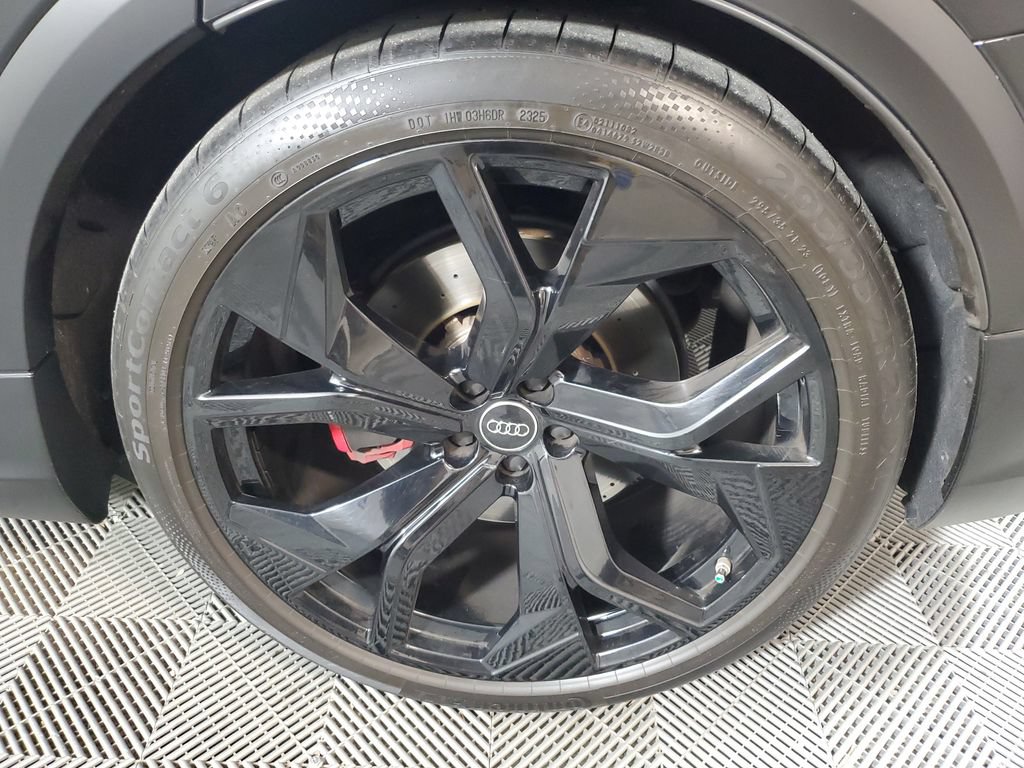 Used 2024 Audi RS Q8 AWD/4WD image 9