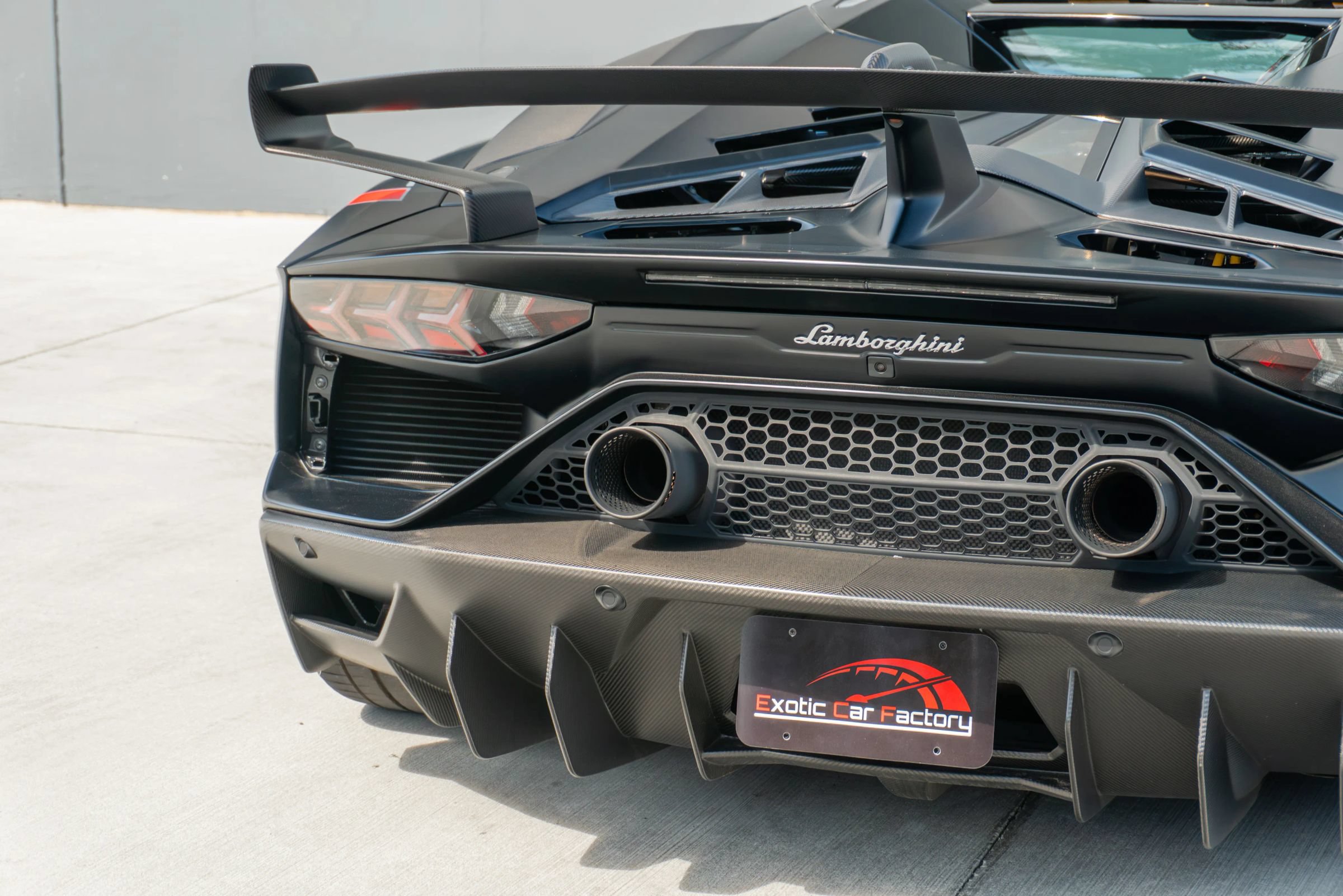 Used 2020 Lamborghini Aventador SVJ AWD/4WD image 51