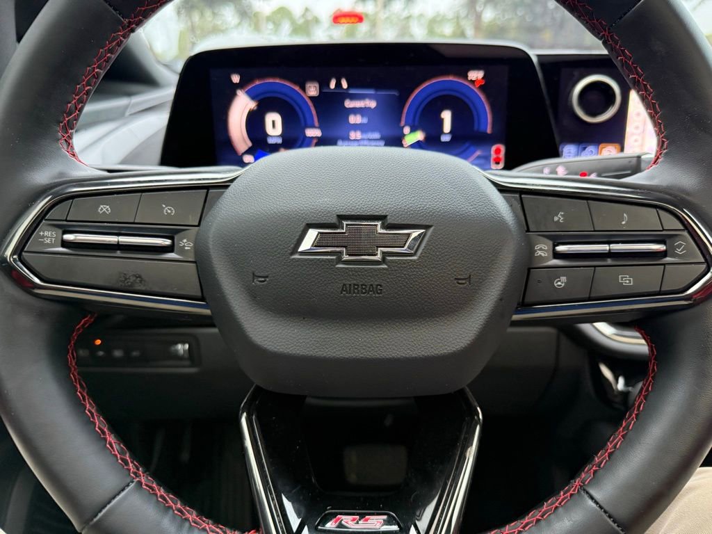 Used 2025 Chevrolet Equinox EV RS image 18