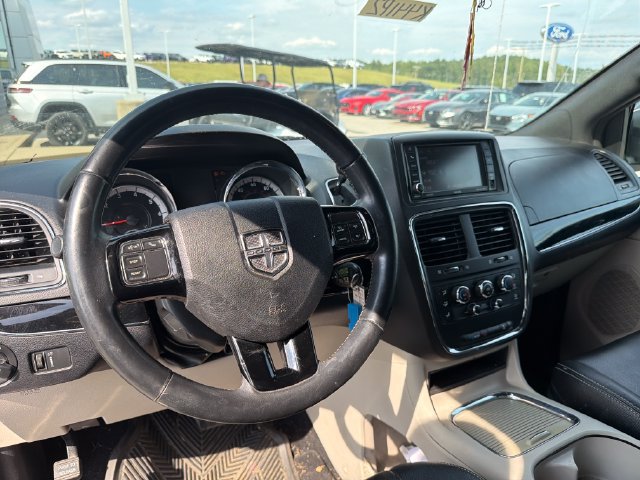 Used 2019 Dodge Grand Caravan SXT FWD image 10