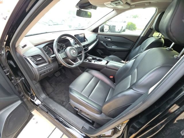 Used 2023 Nissan Rogue SV w/ SV Premium B Package image 12
