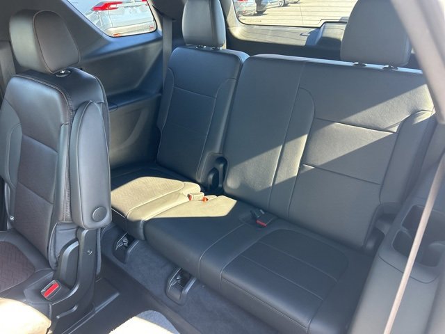 Used 2023 Chevrolet Traverse High Country image 17