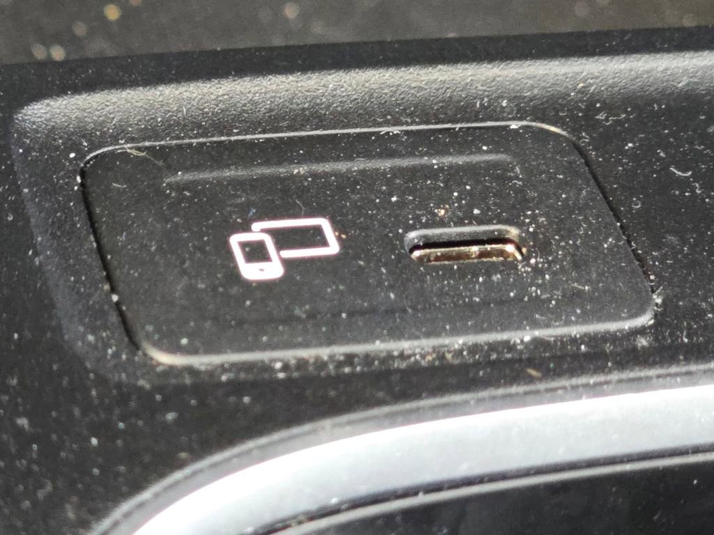 Used 2023 Mercedes-Benz GLB 250 4MATIC image 30