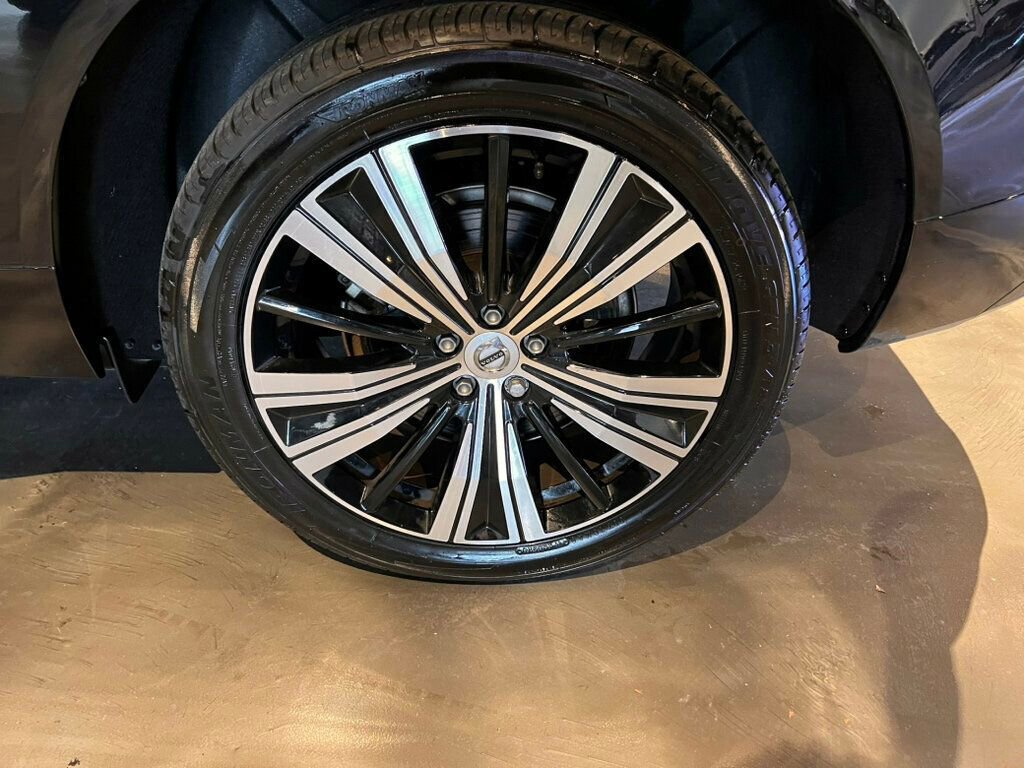 Used 2022 Volvo XC60 T8 Inscription w/ Advanced Package image 11