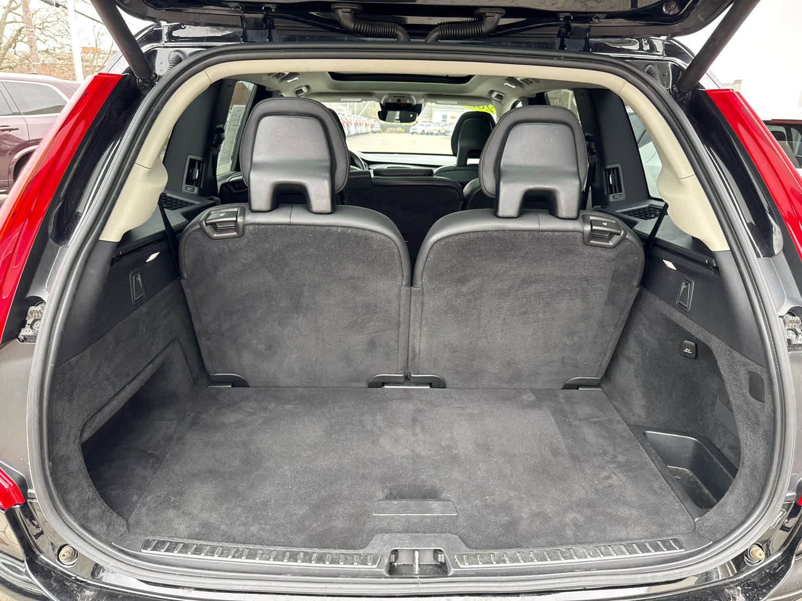 Used 2021 Volvo XC90 T6 Momentum image 17