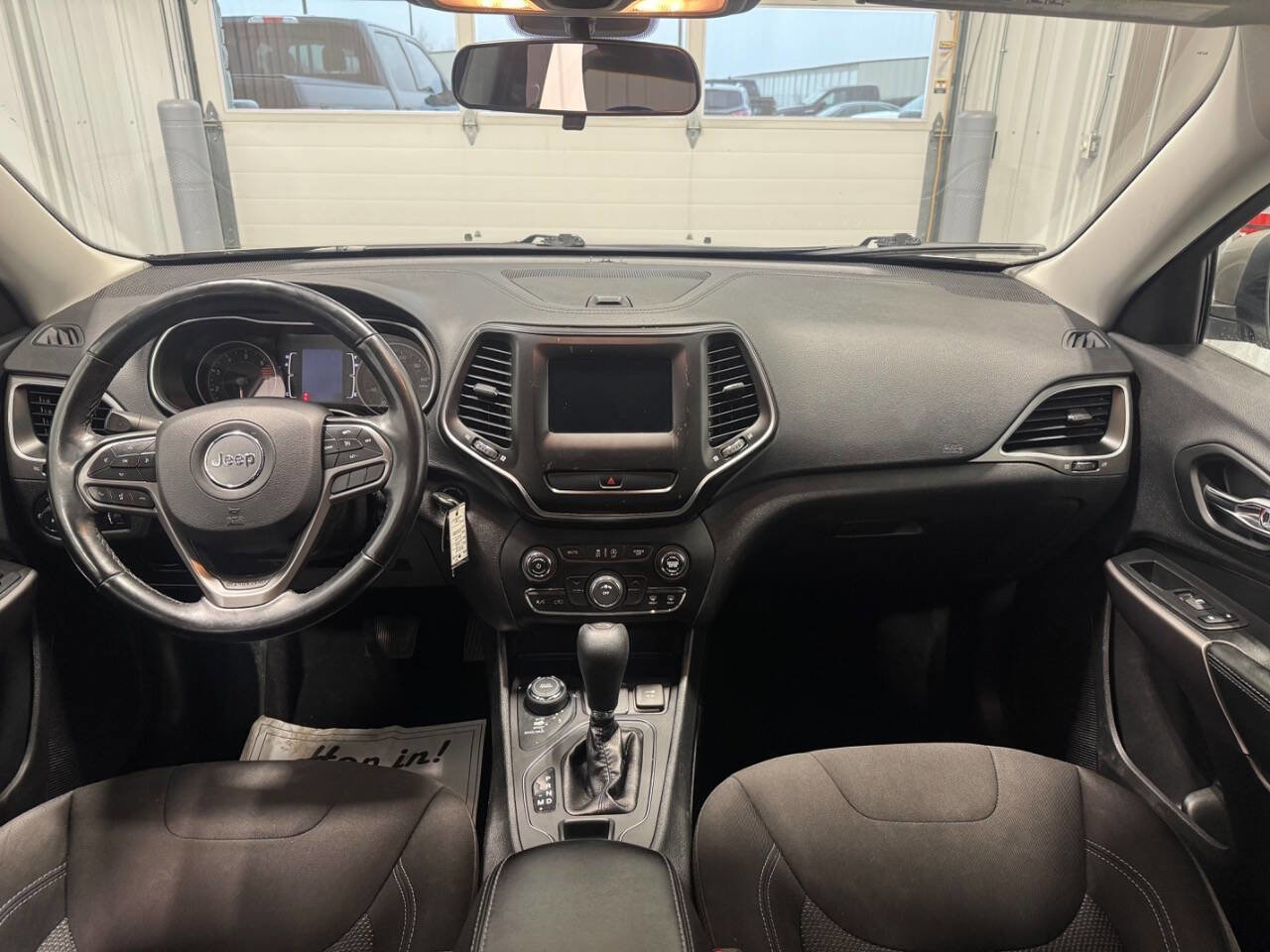 Used 2019 Jeep Cherokee Latitude w/ Cold Weather Group image 23