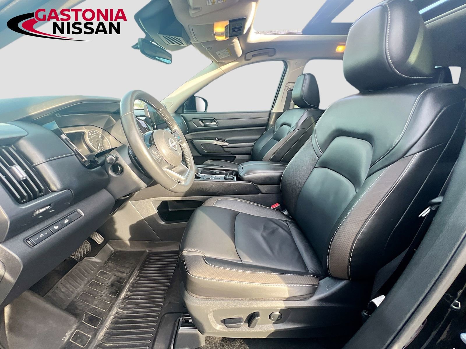 Used 2023 Nissan Pathfinder SL w/ SL Premium Package image 29