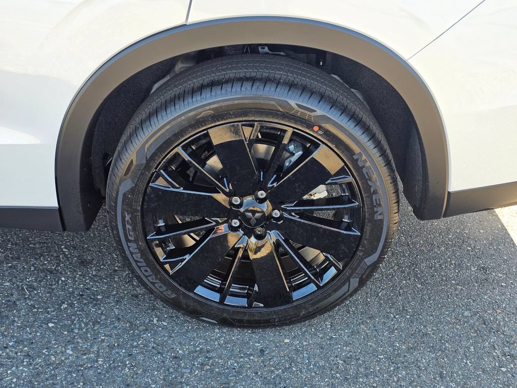 New 2026 Mitsubishi Outlander LE AWD/4WD image 9